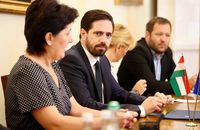 Мадяр таки готовий везти зброю в Україну