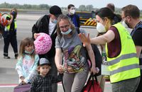 ТОП-10 країн, які користають з хвилі українських біженців