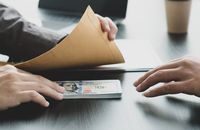 Бухгалтерка одного з санаторіїв на Львівщині вимагала з переселенців кошти за поселення