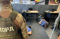 На Прикарпатті викрили банду, яка продавали авто, призначені для ЗСУ