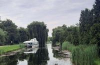 Розбиті вікна та іржа – у Центральному парку Луцька занепадає «Бригантина»