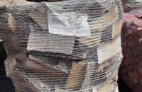 Буде таньше порубати меблі та оплювати ними – ціни на дрова шокують поляків
