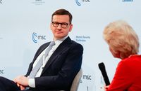 Польща відкриє додаткові пункти перетину кордону для тих, хто перевозить гуманітарку — Моравєцкі