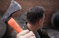 На Чортківщині уродженець Миколаєва розгулював із сокирою і звинувачував у війні «бандерівців»