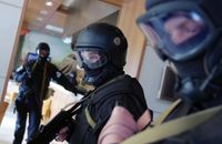 Західна Україна за минулий тиждень: «Маски-шоу» в Чернівцях та повістка в армію за пісню Лепса у Львові