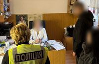 На Буковині лікарка за грубі гроші присвоювала чоловікам групу інвалідності