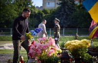 По дорозі до Брюсселя Зеленський на кілька годин затримався у Львові