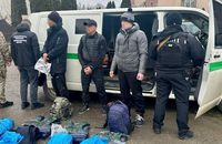 На Закарпатті зупинили фейкове інкасаторське авто з ухилянтами і переправником у поліцейській формі
