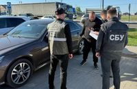 Контрабандисти з Львівщини ввезли на продаж 30 авто під виглядом допомоги ЗСУ