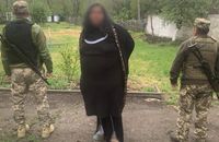 Відомий львівський безхатько в жіночому одязі намагався втекти з України