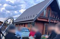 Командир військової частини у Рівному змушував підлеглих будувати йому дім на Львівщині