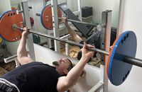 Священик УГКЦ встановив два рекорди з пауерліфтингу