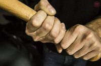 Під Ужгородом цигани з кийками розтрощили бус ТЦК