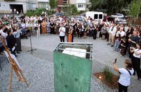 "Пам'ятник Ірині Фаріон" у формі туалету обійшовся у 2 мільйони