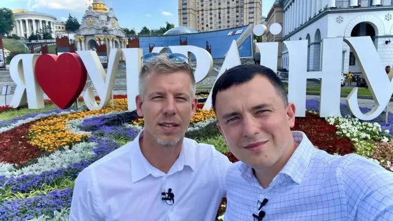Петер Мадяр та співробітник української розвідки Роланд Цебер у Києві, липень 2024 року